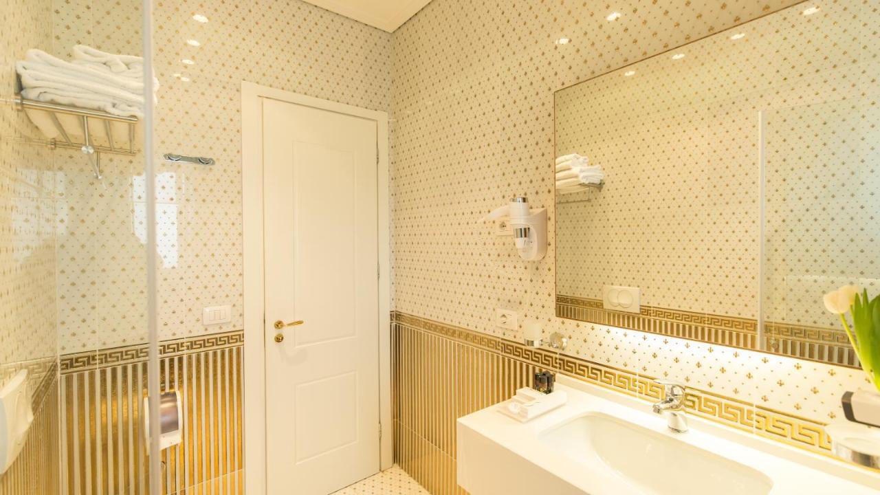 Royal Hill Hotel Vorë Dış mekan fotoğraf