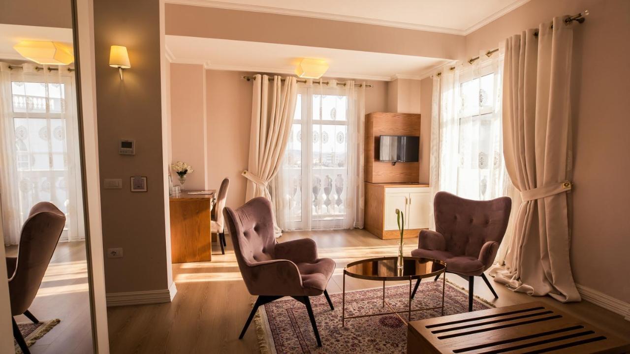 Royal Hill Hotel Vorë Dış mekan fotoğraf