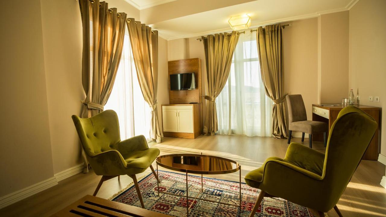 Royal Hill Hotel Vorë Dış mekan fotoğraf