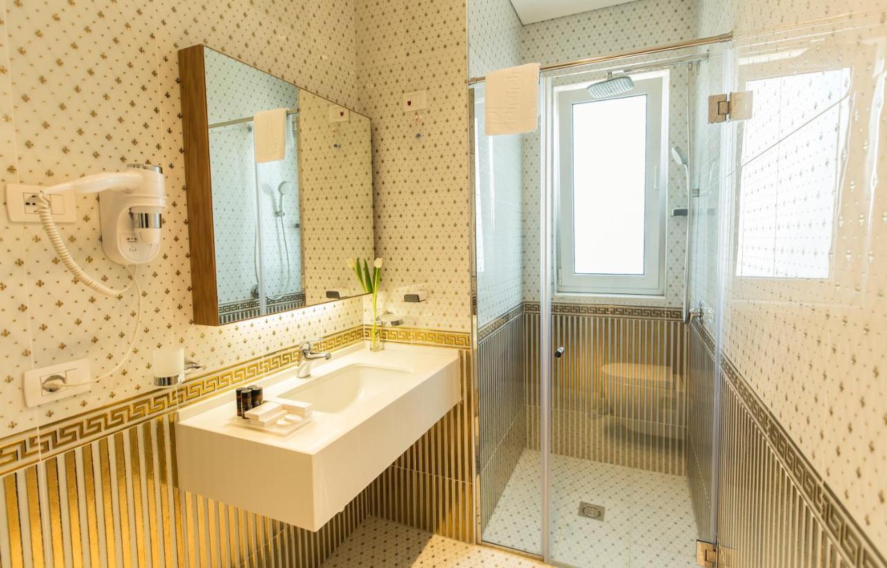 Royal Hill Hotel Vorë Dış mekan fotoğraf