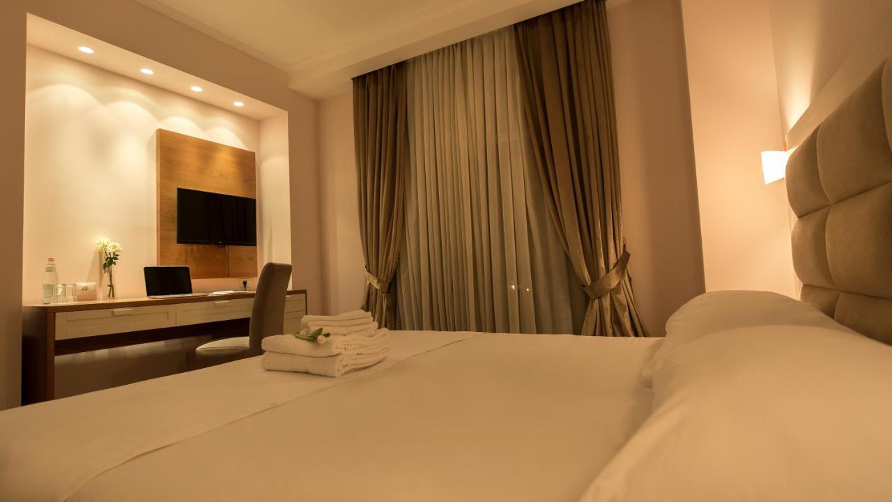 Royal Hill Hotel Vorë Dış mekan fotoğraf