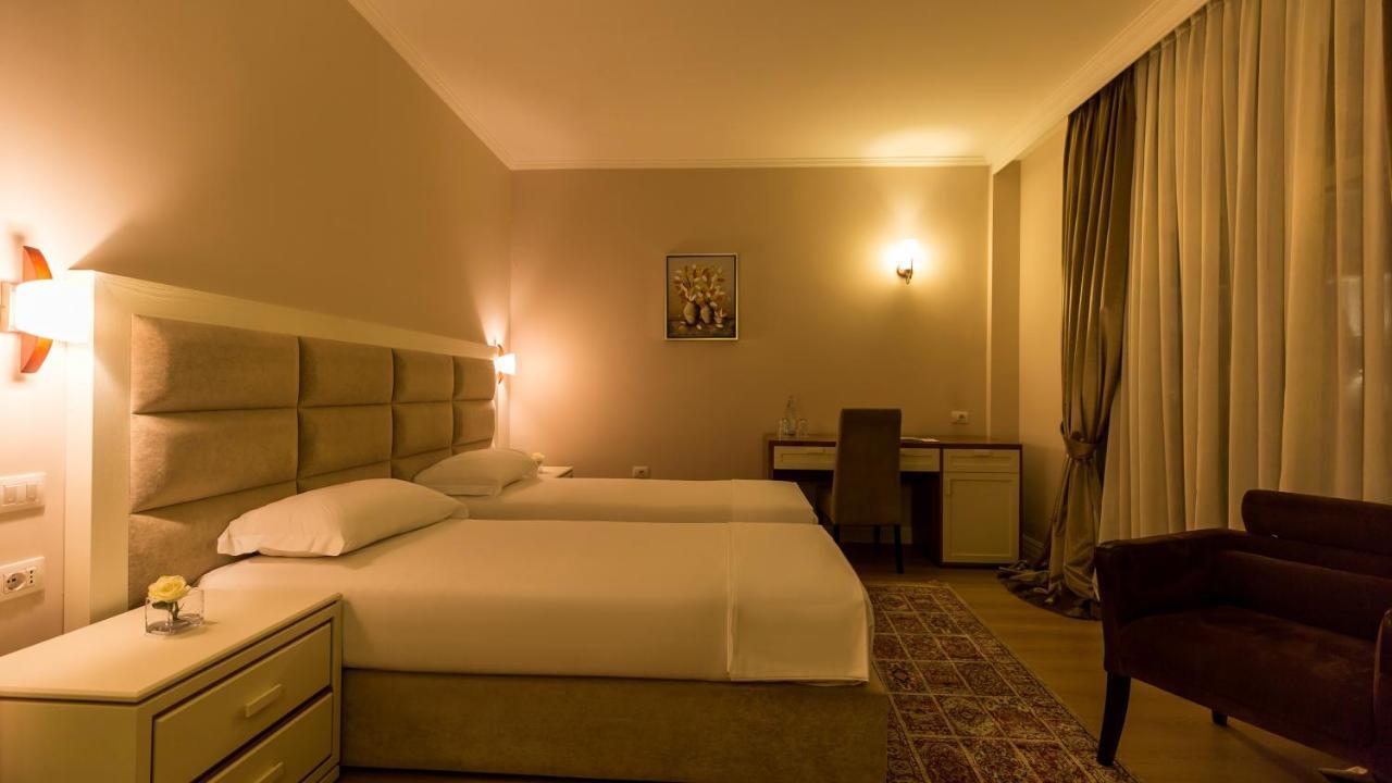 Royal Hill Hotel Vorë Dış mekan fotoğraf