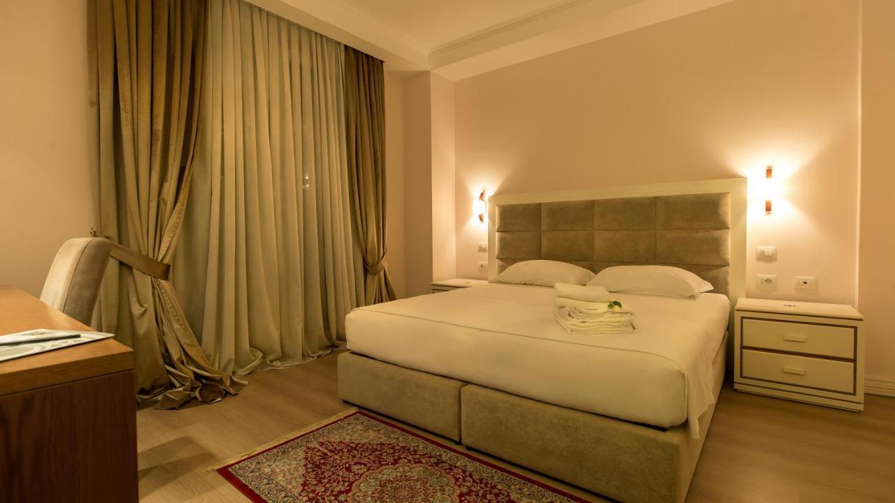 Royal Hill Hotel Vorë Dış mekan fotoğraf