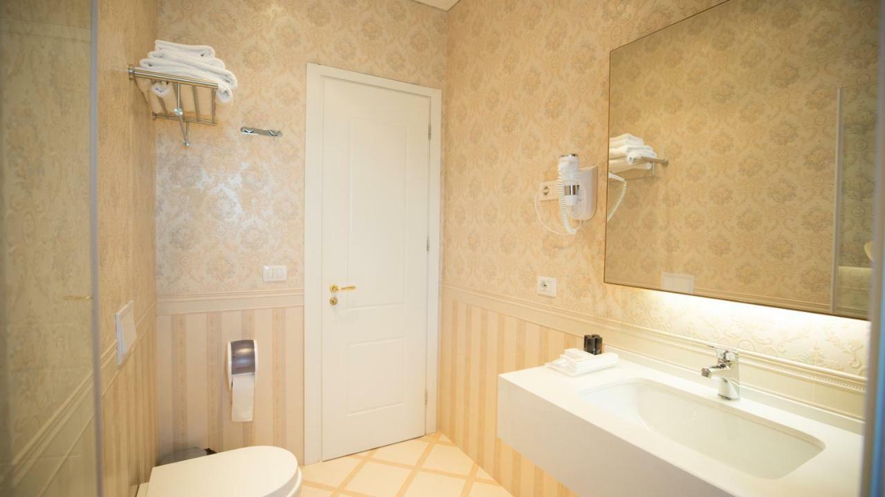 Royal Hill Hotel Vorë Dış mekan fotoğraf